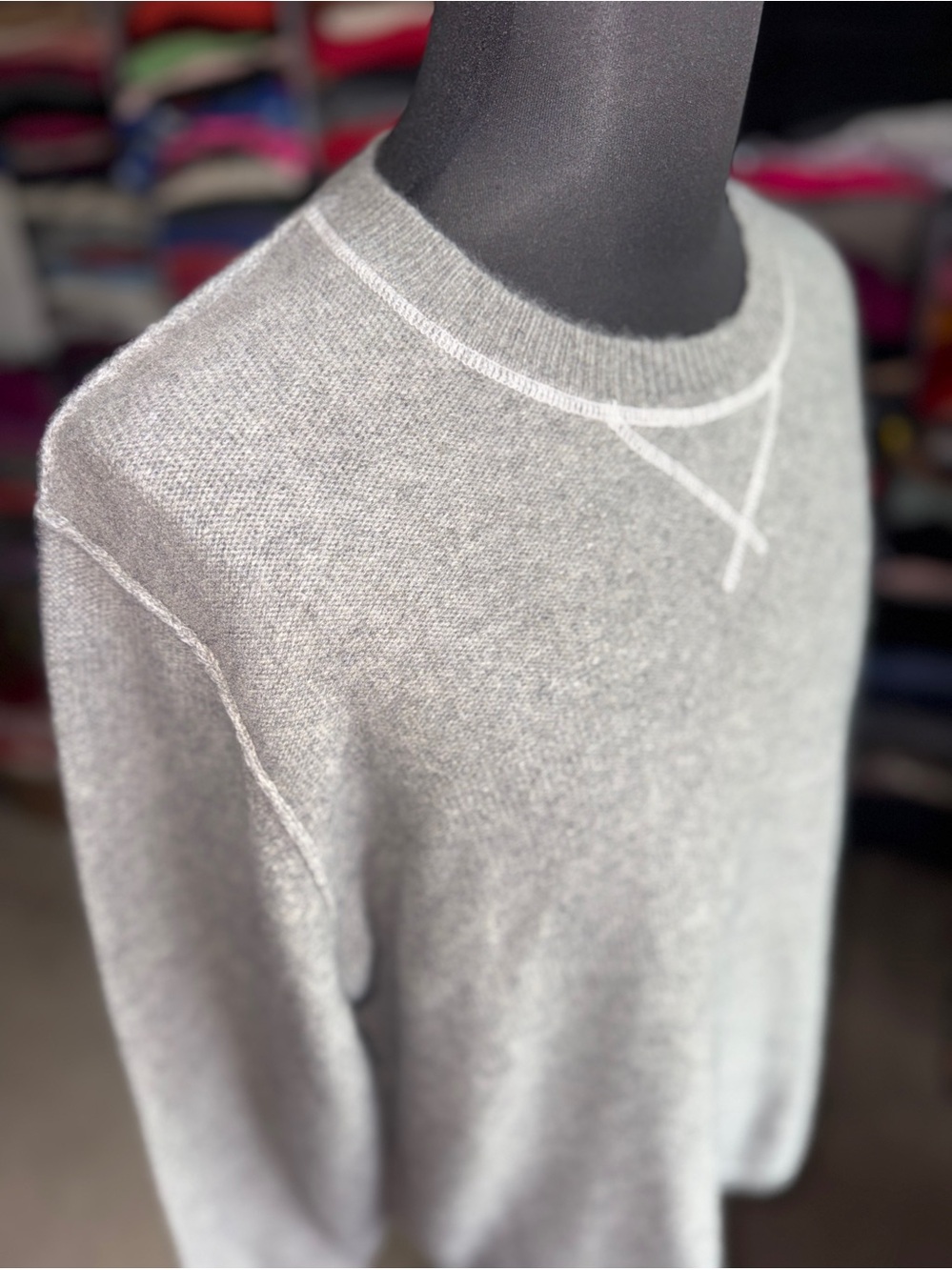 Men's Classic Crewneck Cashmere Sweater - Light Gray